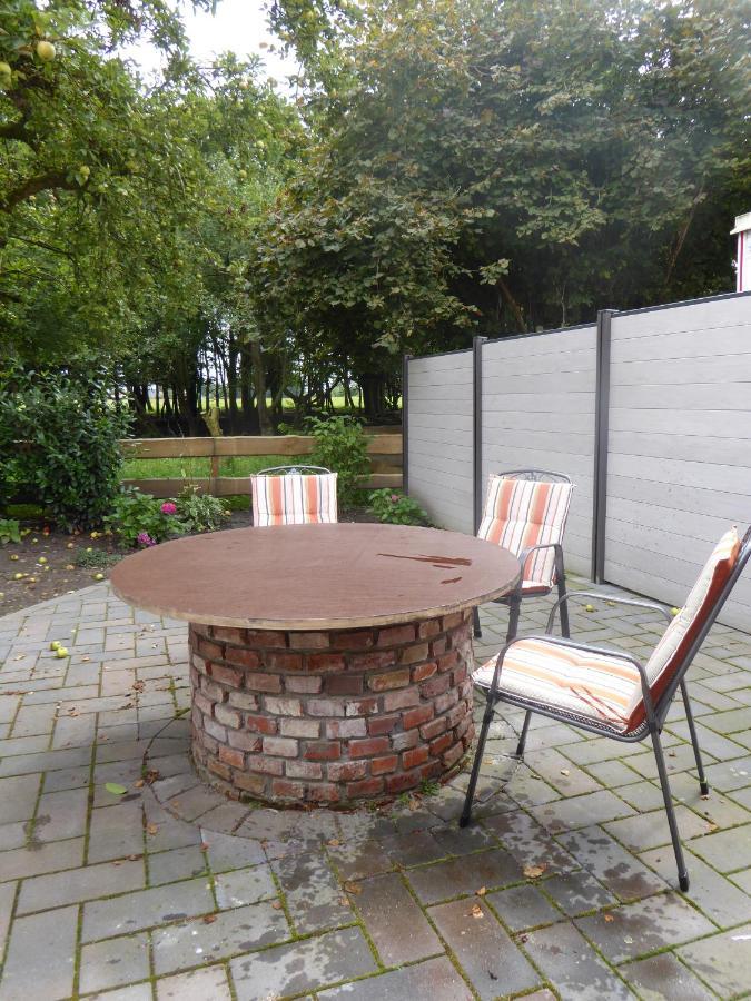 Ferienwohnung Gulf Im Gulfhof Am Kanal Grossefehn Bagian luar foto