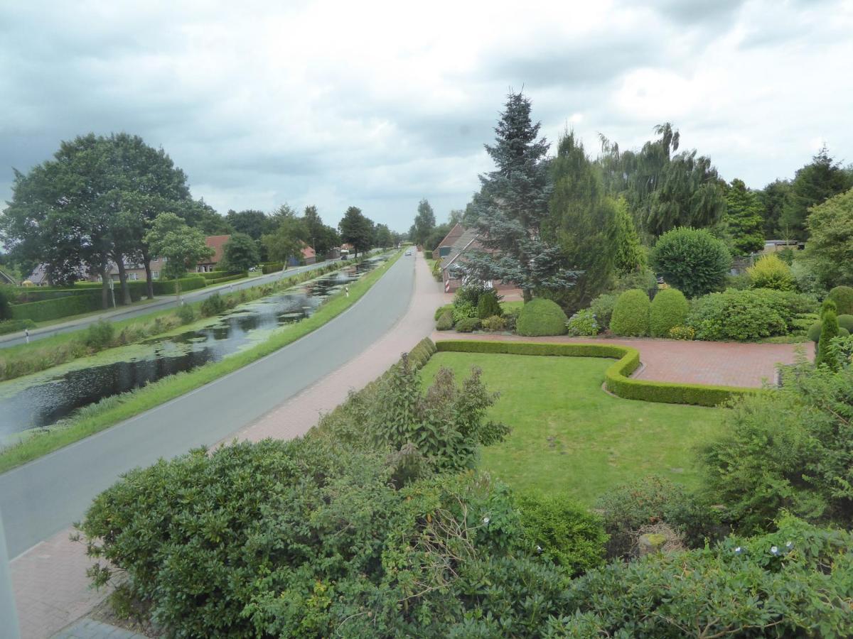 Ferienwohnung Gulf Im Gulfhof Am Kanal Grossefehn Bagian luar foto