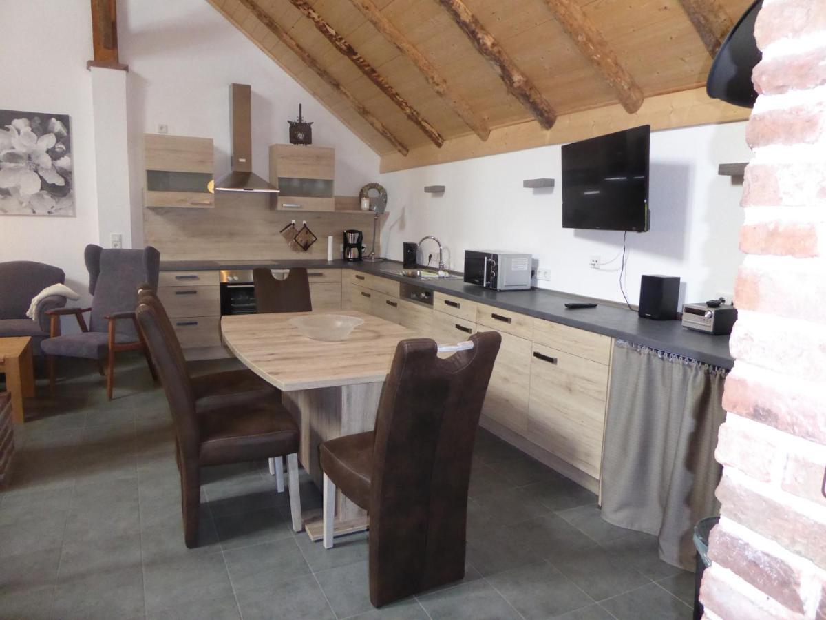Ferienwohnung Gulf Im Gulfhof Am Kanal Grossefehn Bagian luar foto